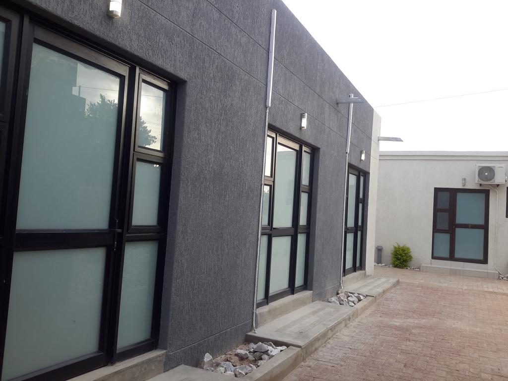 Tsumeb Guesthouse Kamho 外观 照片