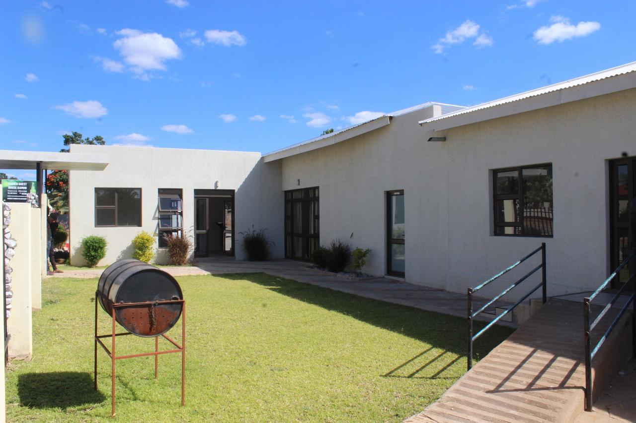 Tsumeb Guesthouse Kamho 外观 照片